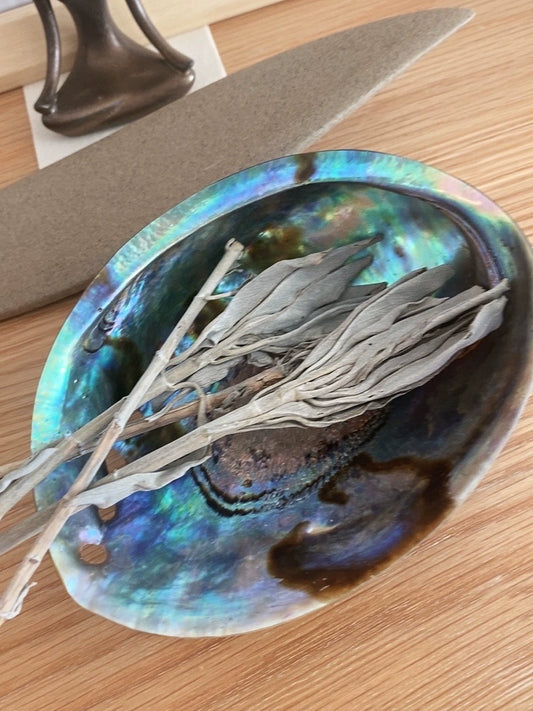 Coastline Cradle — Iridescent Abalone Shell Incense Burner with Handcrafted Wooden Tri-Pod Base for Spiritual Relaxation, Yoga & home scene